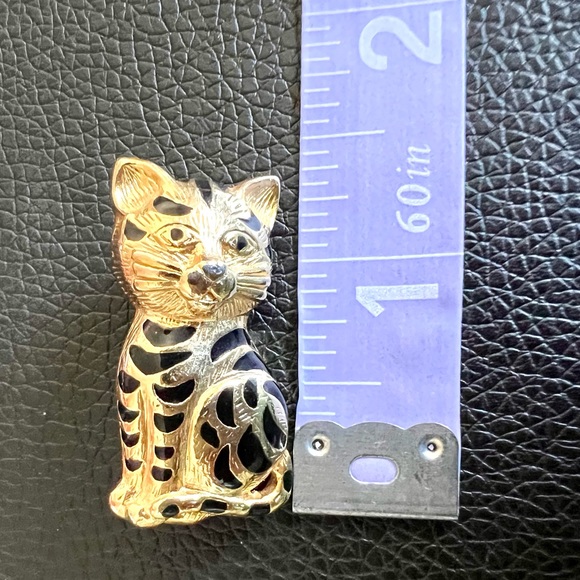 Cat Brooch Pin Unsigned Gold Black Enamel - Picture 3 of 6